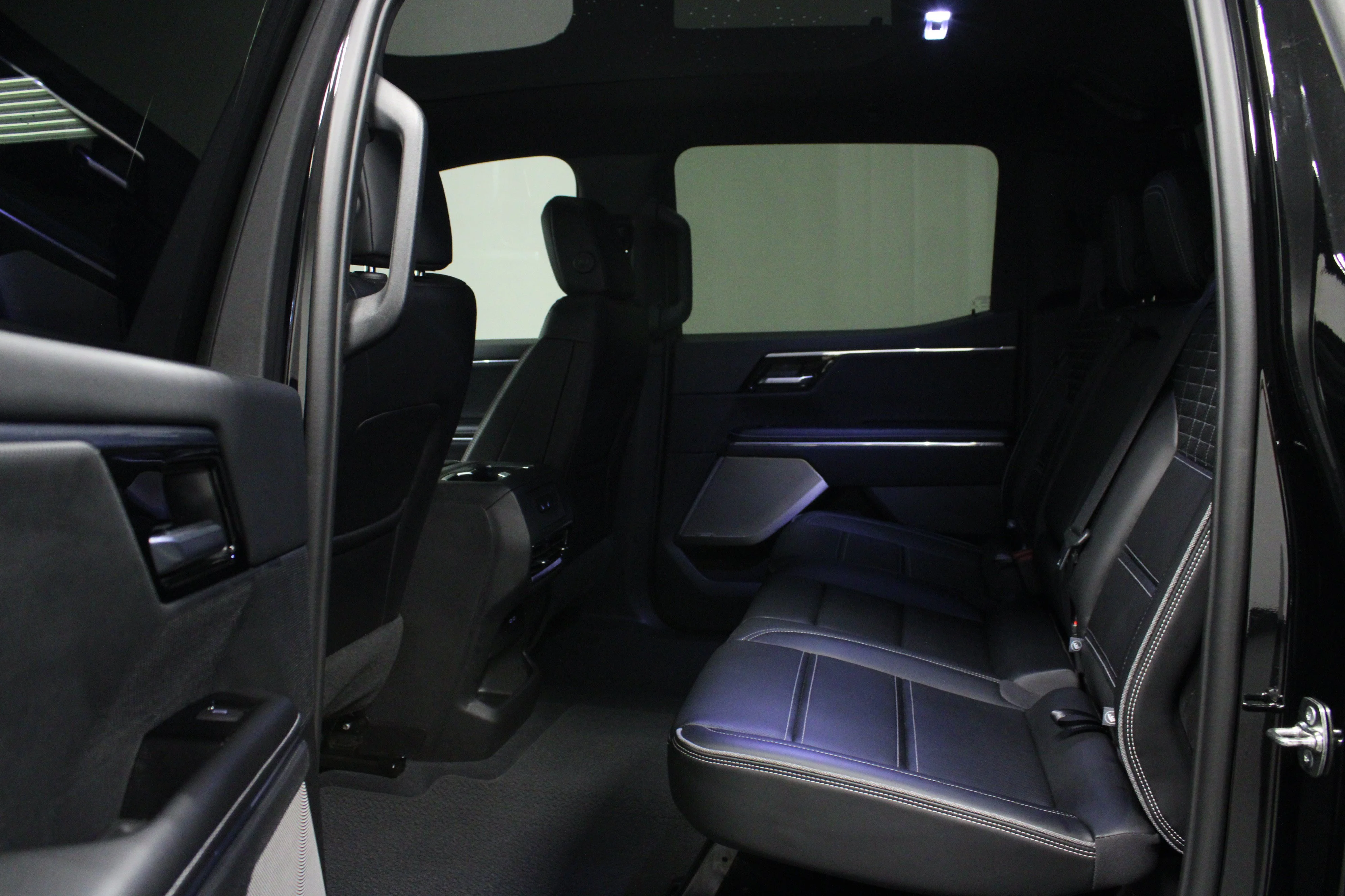 Used 2025 Onyx Black GMC Max Range Denali image 13