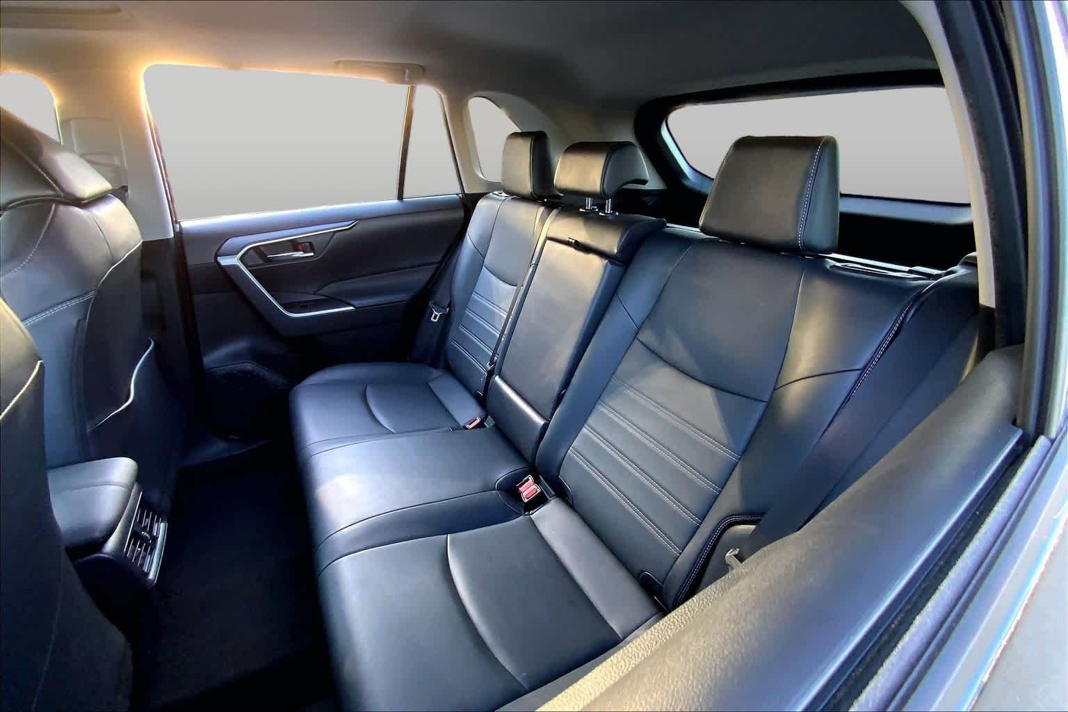 Used 2025 Midnight Black Metallic Toyota XLE Premium image 20