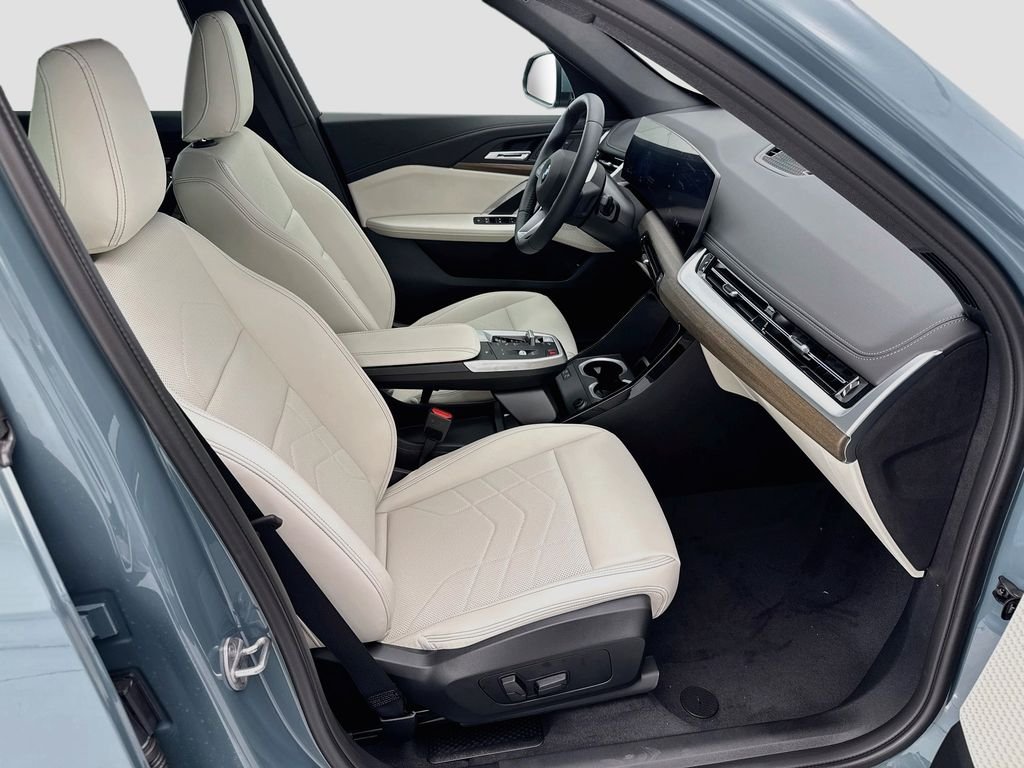 New 2026 Green Metallic BMW xDrive28i image 19