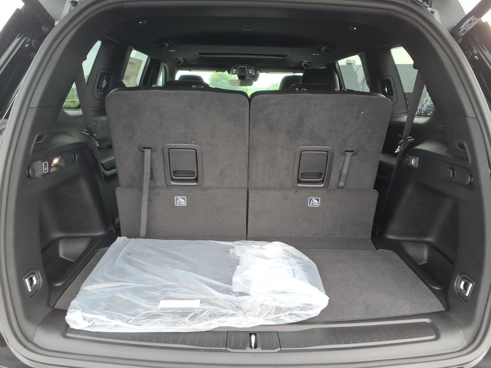New 2026 Diamond Black Crystal Pearlcoat Jeep Laredo Altitude image 20