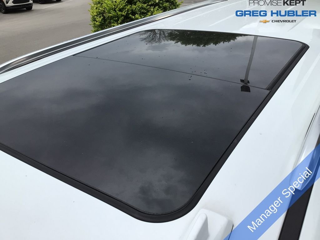 Used 2024 White Chevrolet Premier image 2
