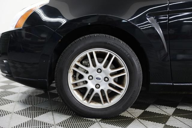 2010 Ford Focus SE - Photo 31