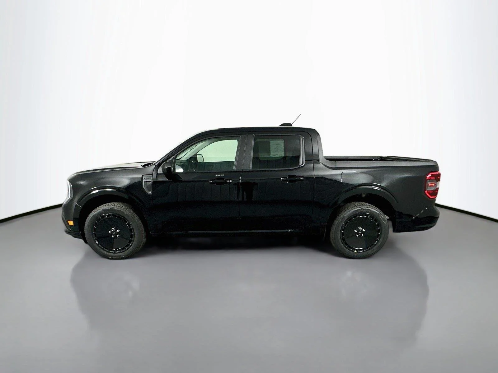 Used 2025 Shadow Black Ford Lobo image 4