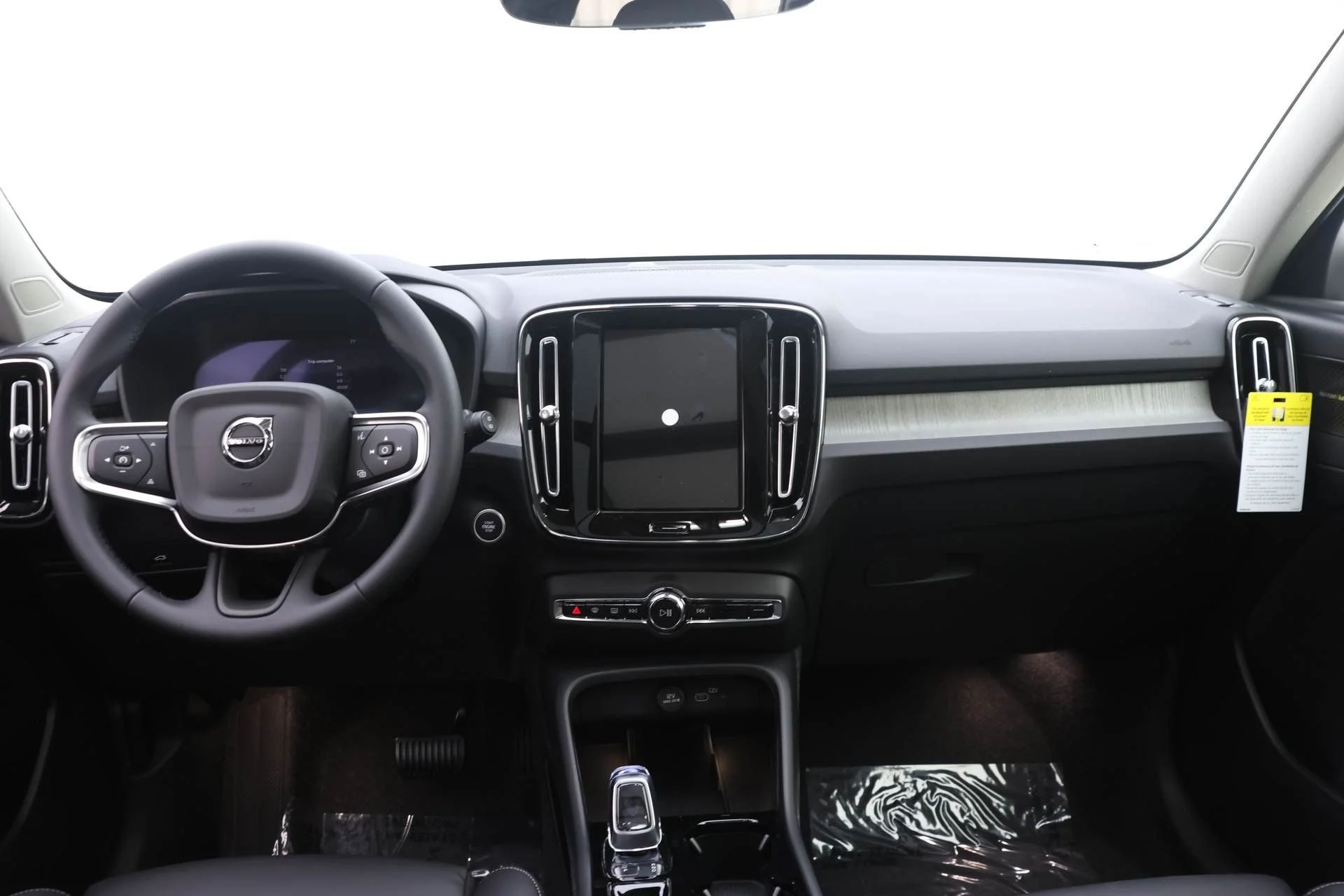 2025 Volvo XC40 Ultra - Photo 8