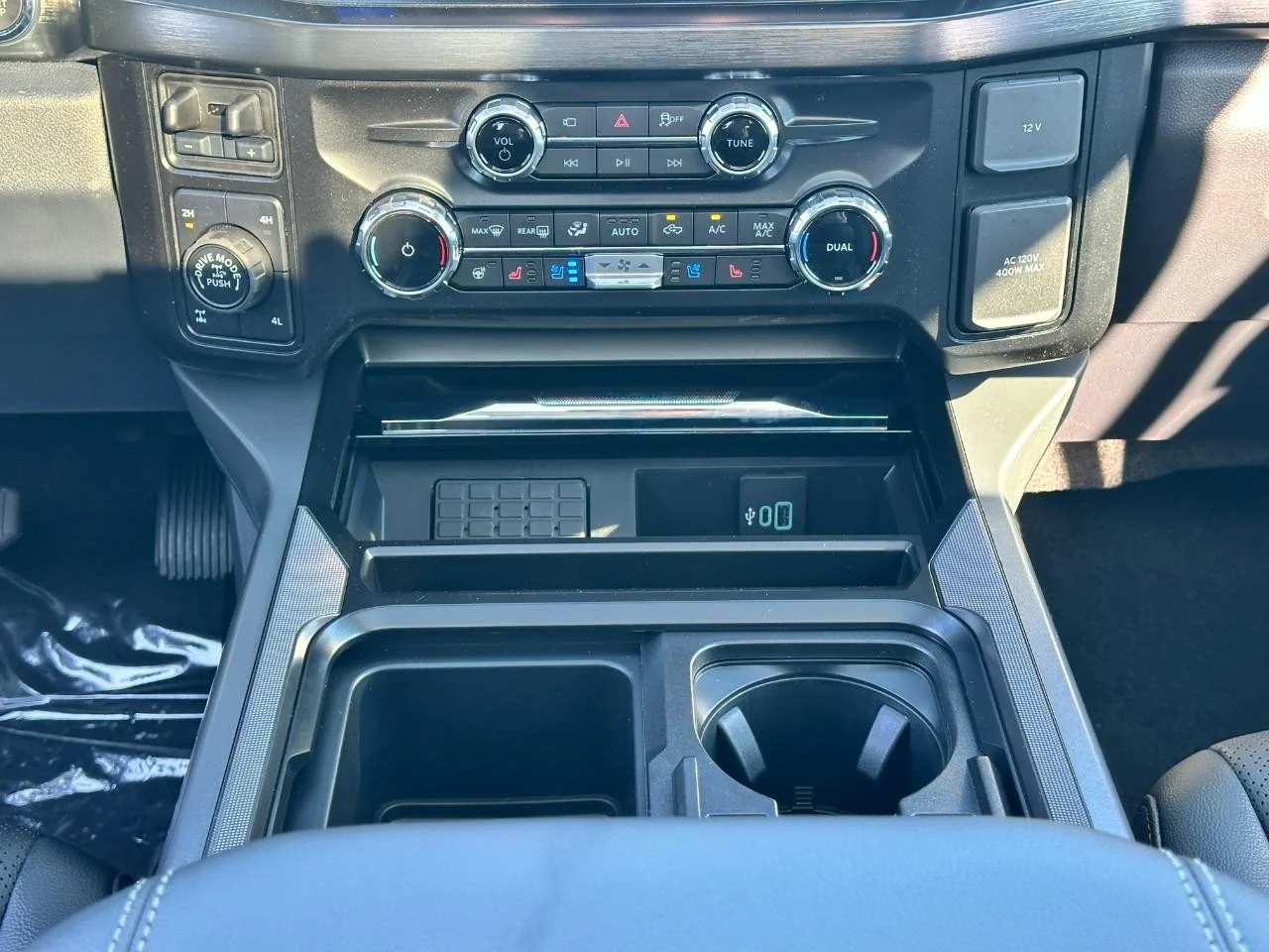 New 2026 Avalanche Ford F-250® Lariat® image 10