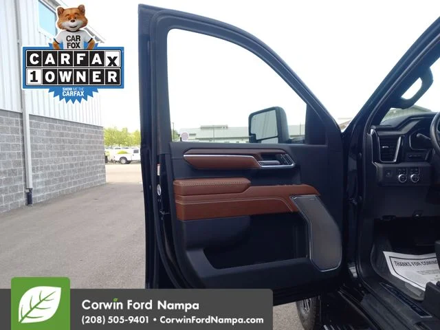Used 2024 Onyx Black GMC  image 10
