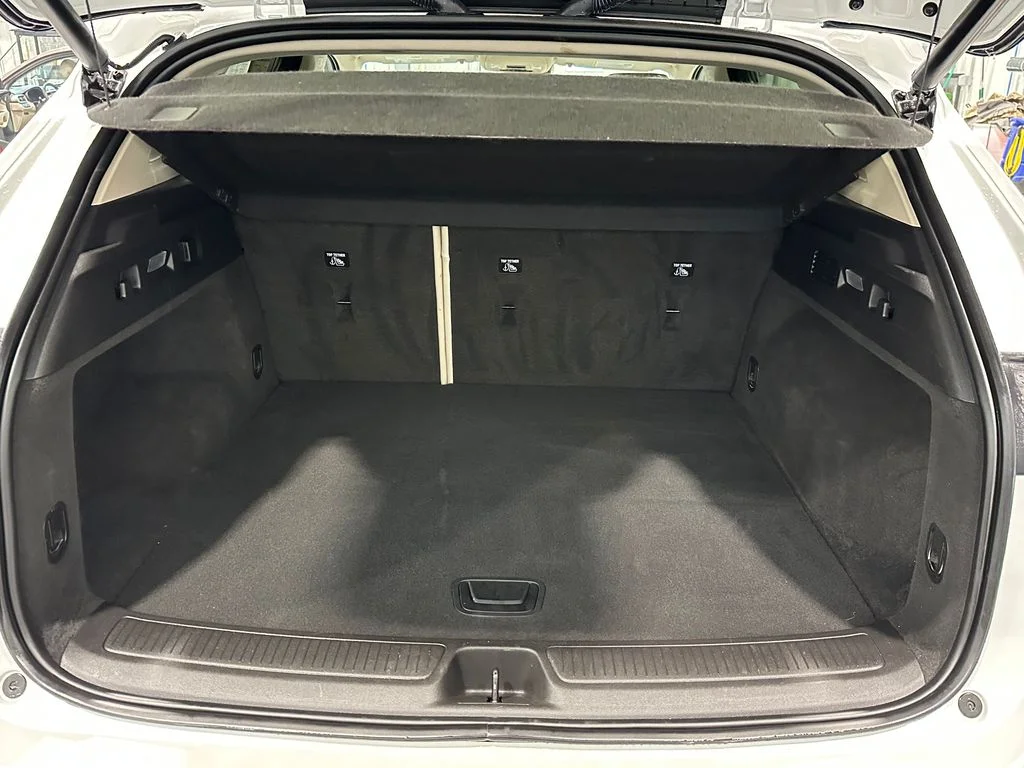 Used 2023 White Buick Avenir image 30
