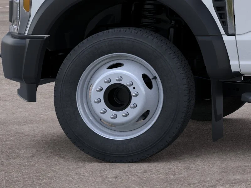 New 2026 Oxford White Ford F-550® XL image 19