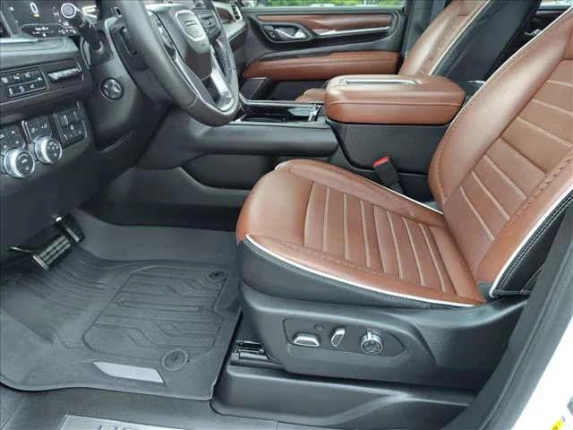 2024 GMC Yukon Denali Ultimate - Photo 16