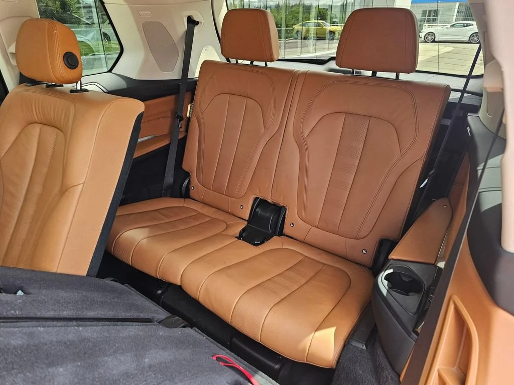 Used 2022  BMW xDrive40i image 18