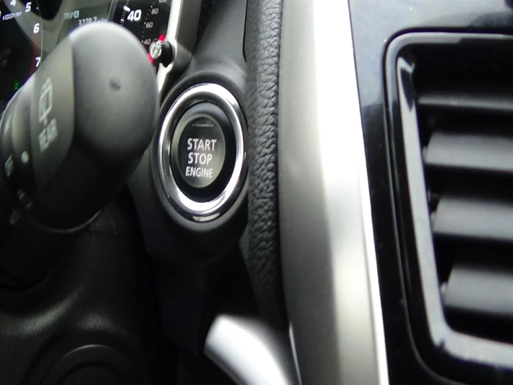 Certified Used 2024 Labrador Black Pearl (xl2) Mitsubishi SE image 25