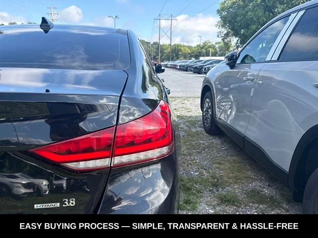 Used 2016 Black Hyundai 3.8 image 7