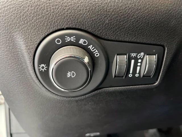 Used 2024 Bright White Clearcoat Jeep Latitude image 57