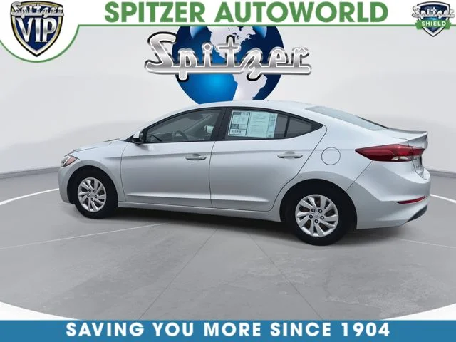 Used 2018 Silver Hyundai SE image 7
