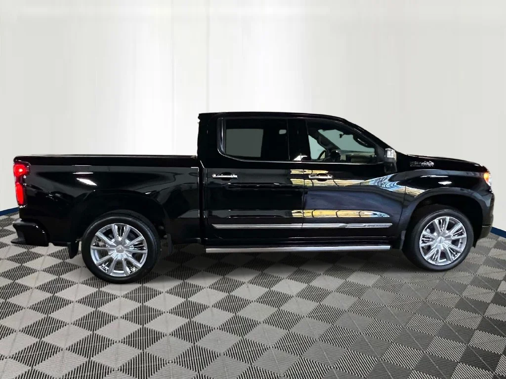 New 2026 Black Chevrolet High Country image 5