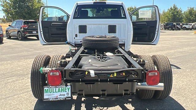 2026 RAM 3500 Chassis Tradesman - Photo 14