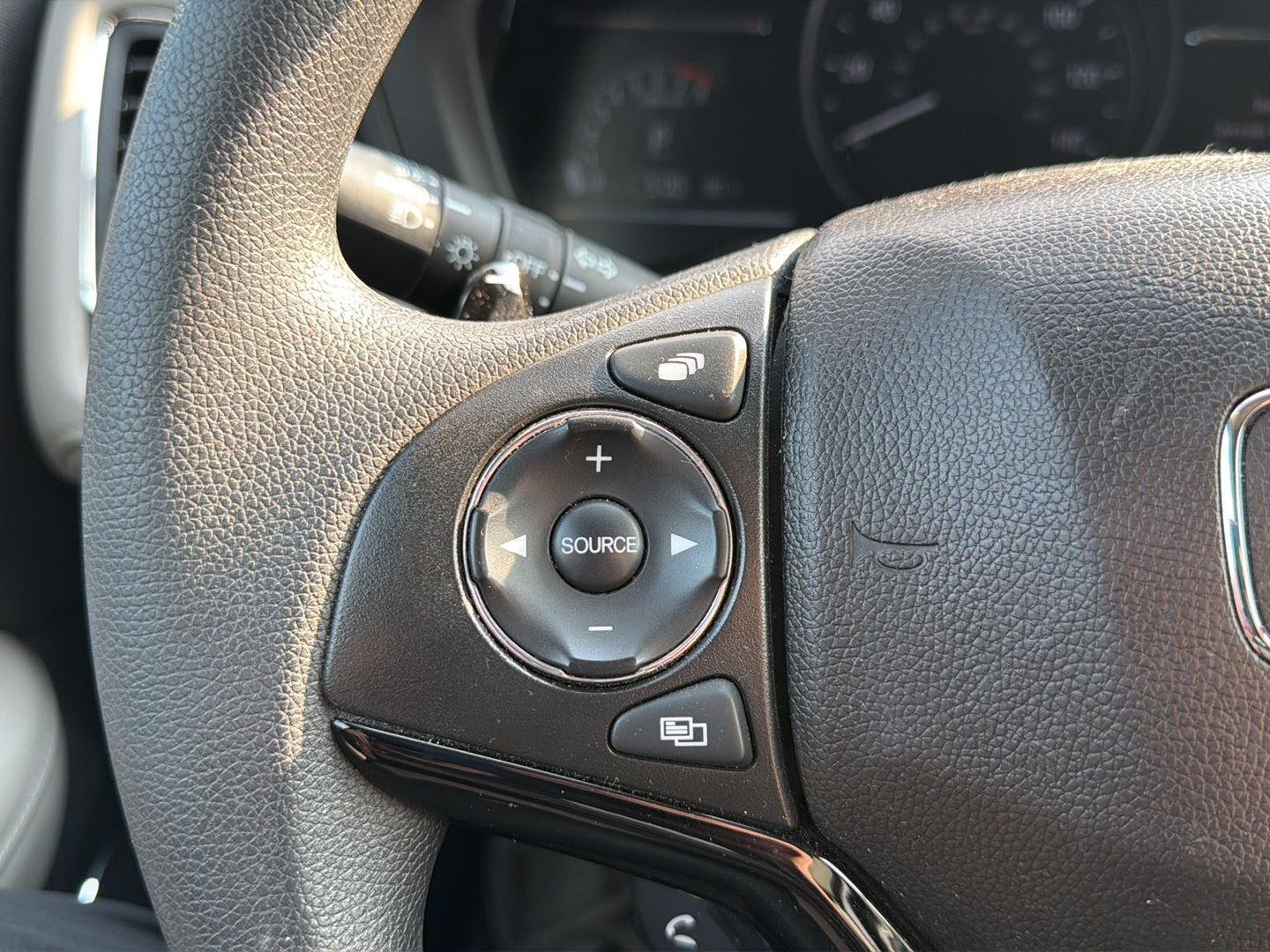 Used 2019 Platinum White Pearl Honda EX image 15