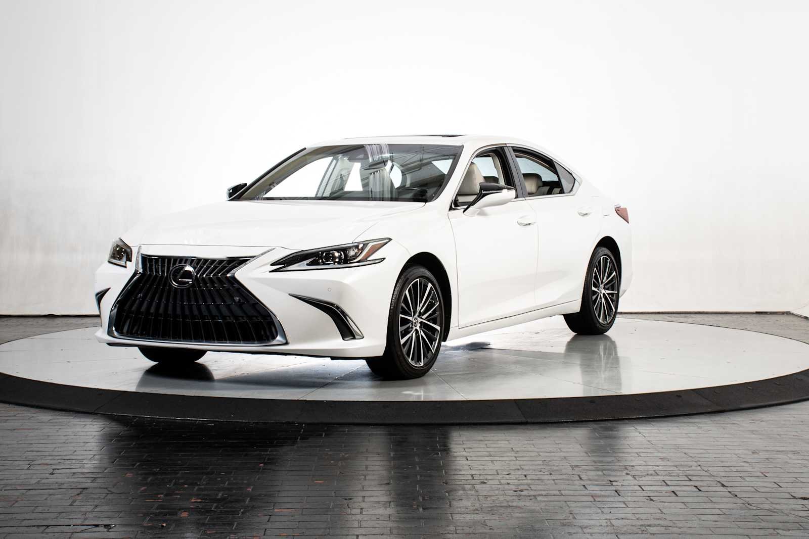2024 Lexus ES 250