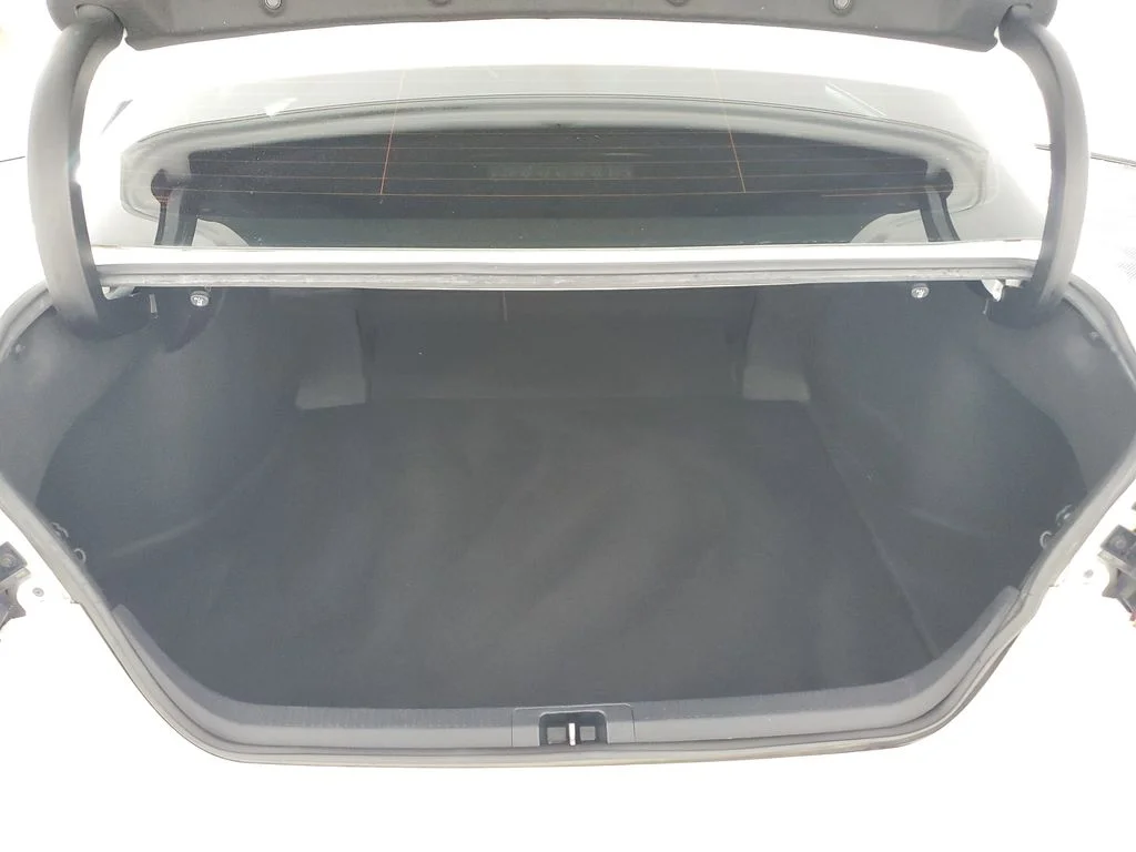 Used 2020 White Toyota LE image 31