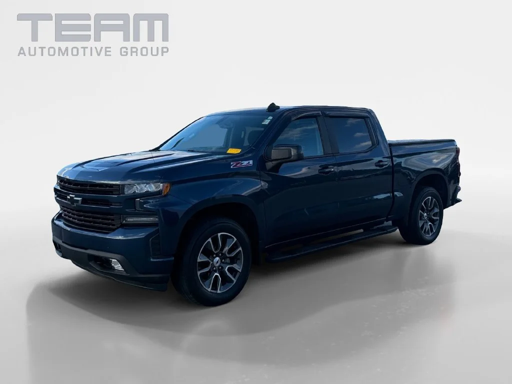 Used 2020 Blue Chevrolet RST image 3