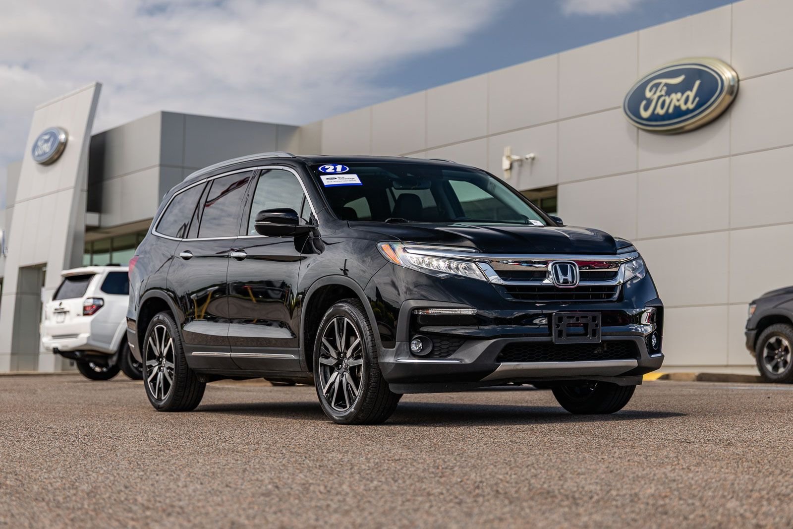 2021 Honda Pilot Touring AWD's photo