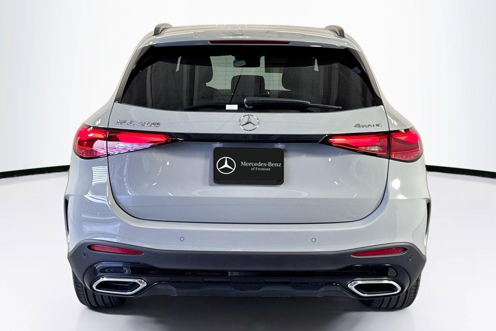 New 2026 Manufaktur Alpine Grey Mercedes-Benz GLC 300 image 6