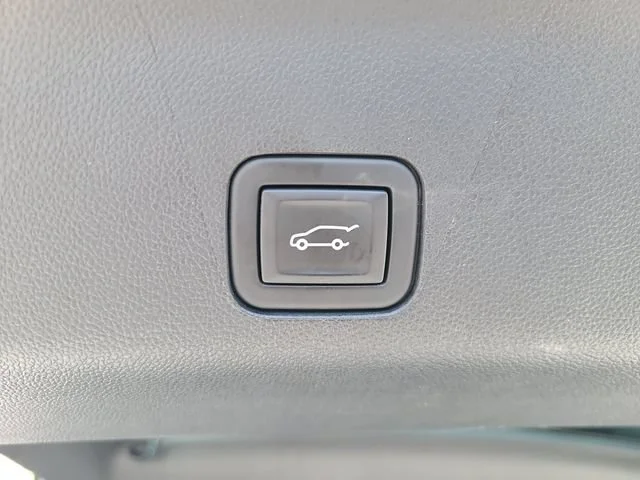 Used 2024 Summit White Chevrolet RST image 11