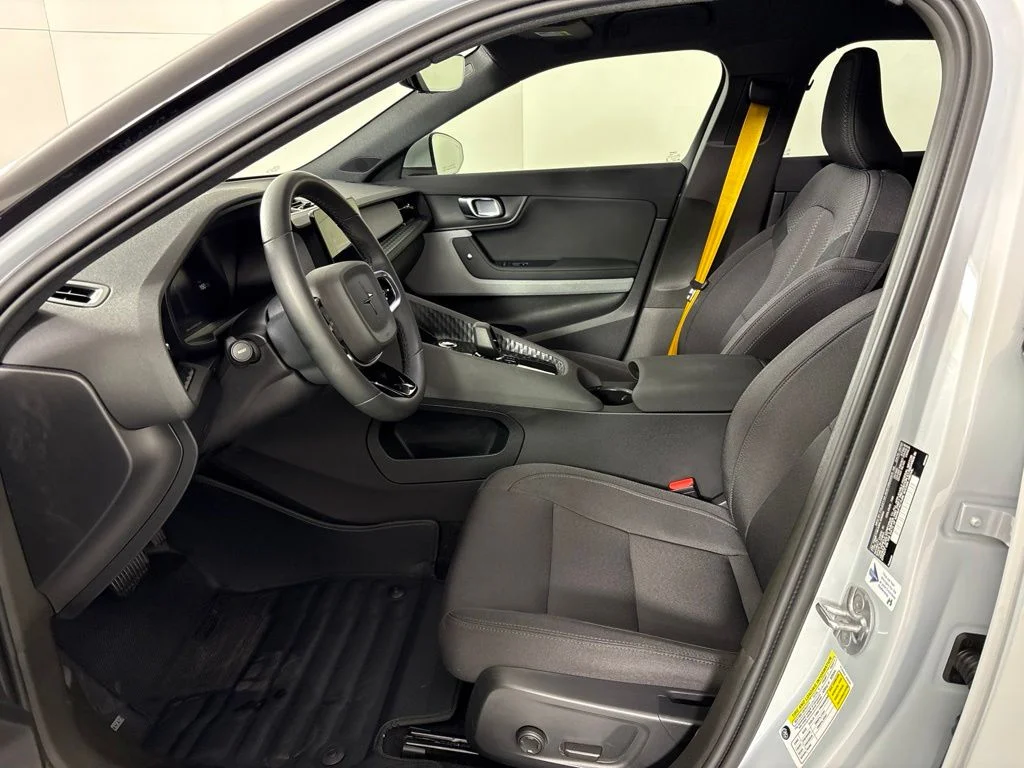 Used 2023 White Polestar Long Range Dual Motor Performance image 26