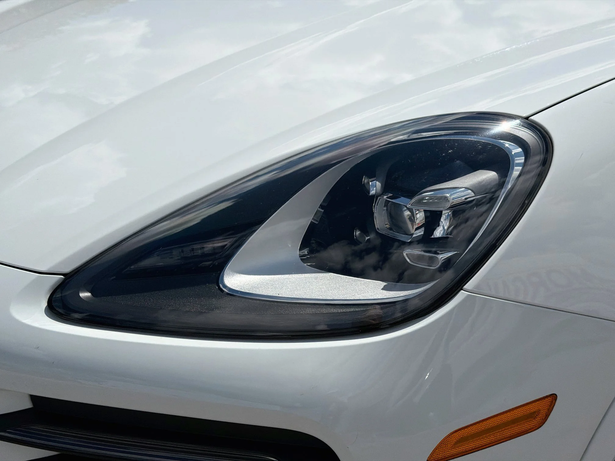 Used 2023 White Porsche Premium image 9