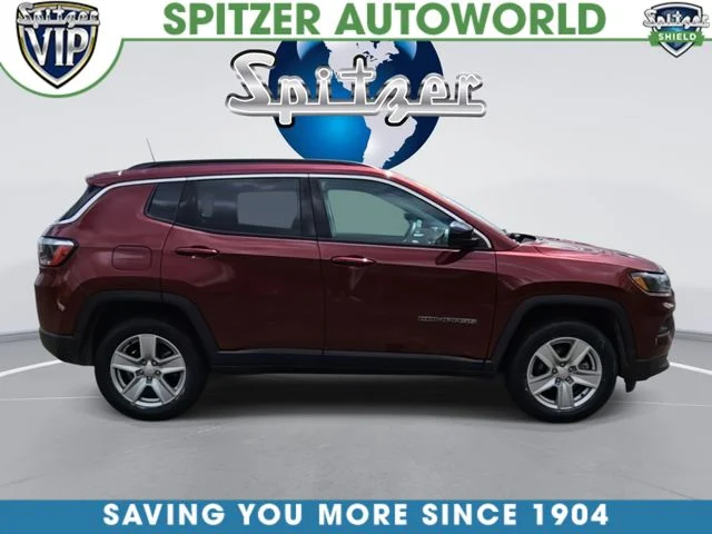 Used 2022 Red Jeep Latitude image 10
