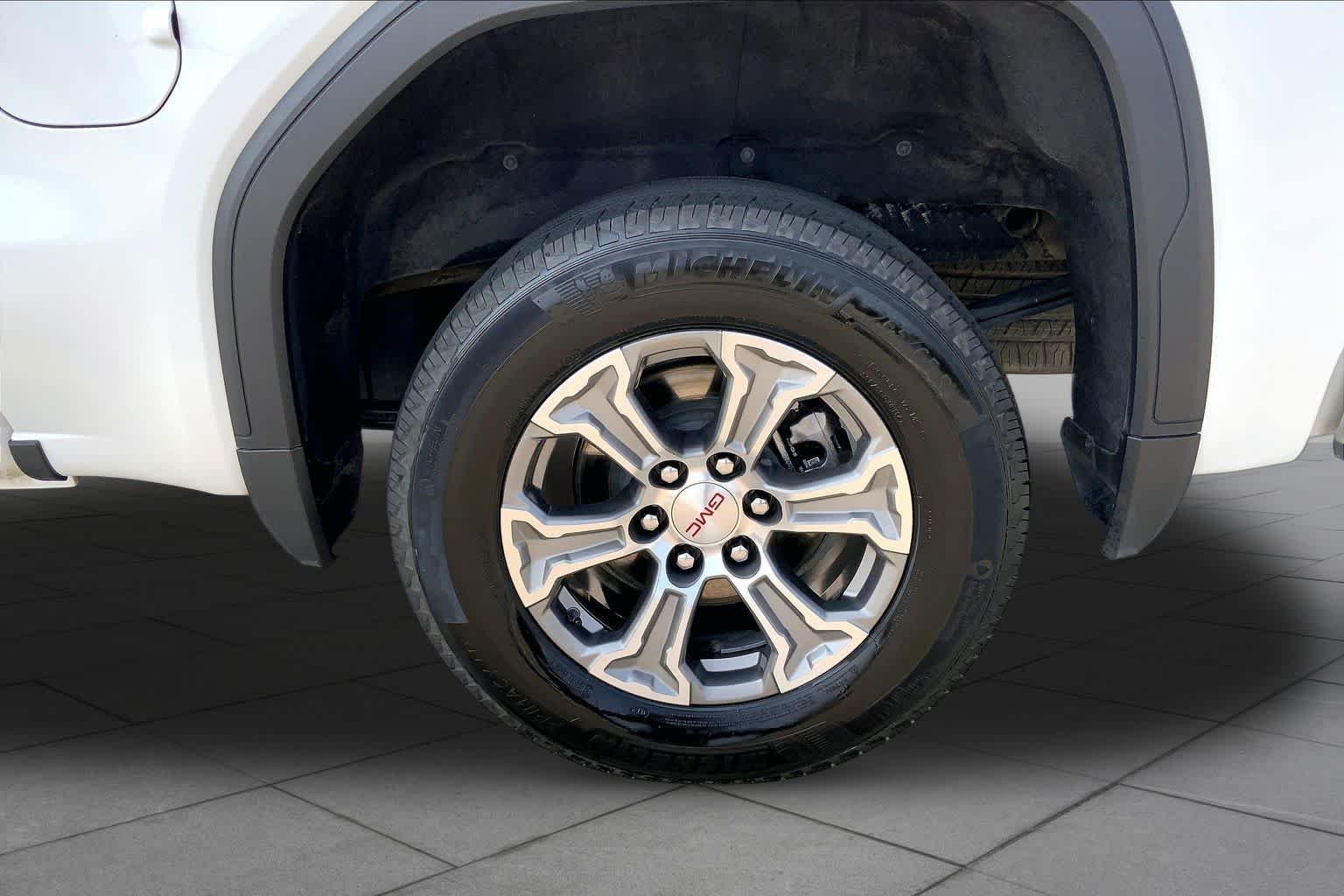 2025 GMC Sierra 1500 SLT - Photo 11
