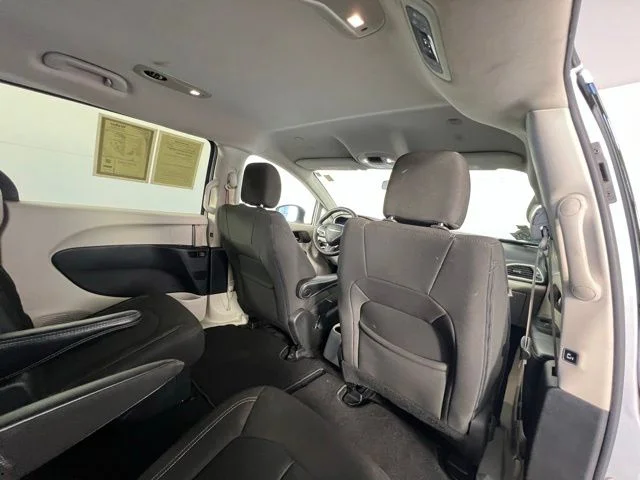 2022 Chrysler Voyager LX - Photo 37