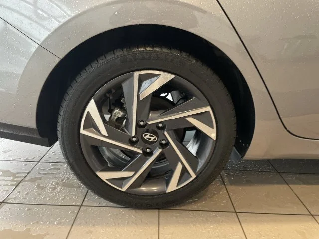 2024 Hyundai Elantra Limited - Photo 36