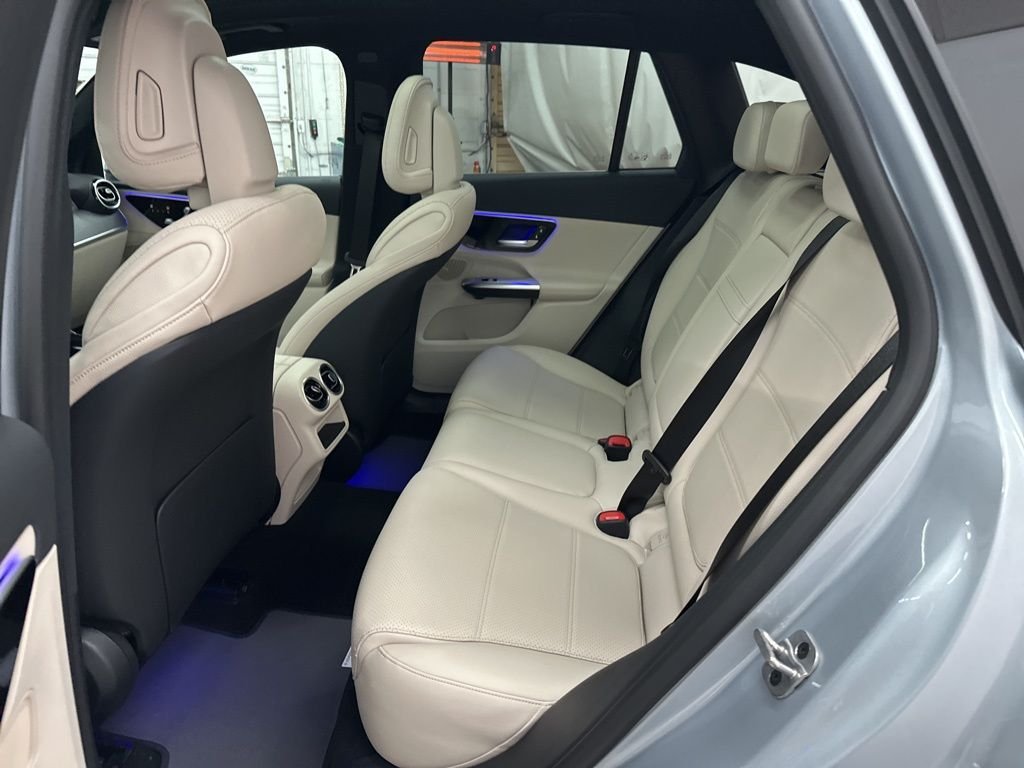Used 2026 Silver Mercedes-Benz GLC 300 image 22