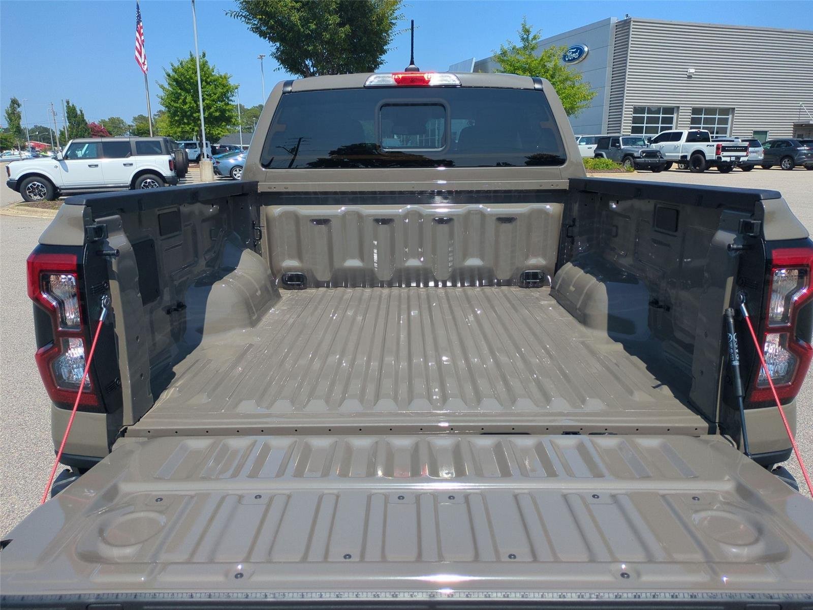 New 2026 Marsh Gray Ford XLT image 34
