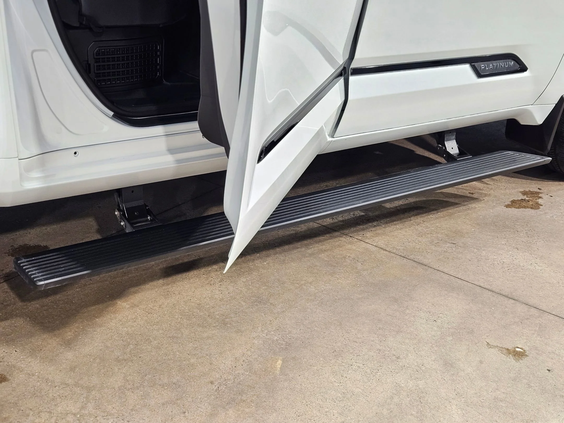 Used 2024 Wind Chill Pearl Toyota Platinum Hybrid image 39