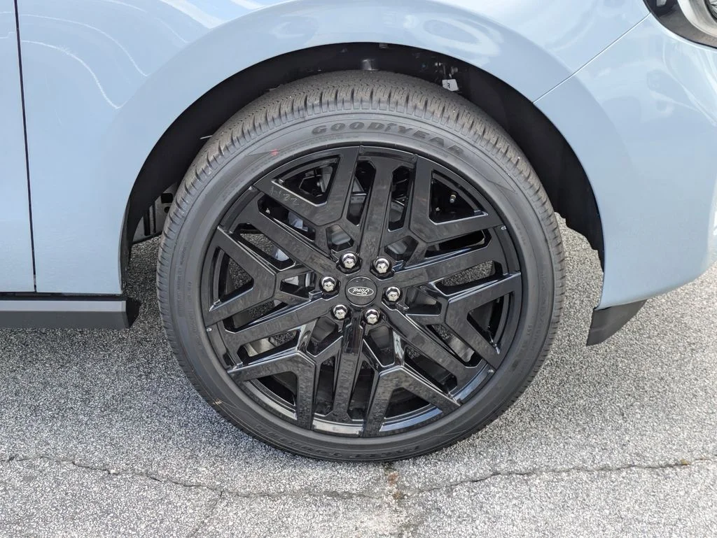 New 2027 Glacier Gray Metallic Tri-Coat Ford Platinum image 11
