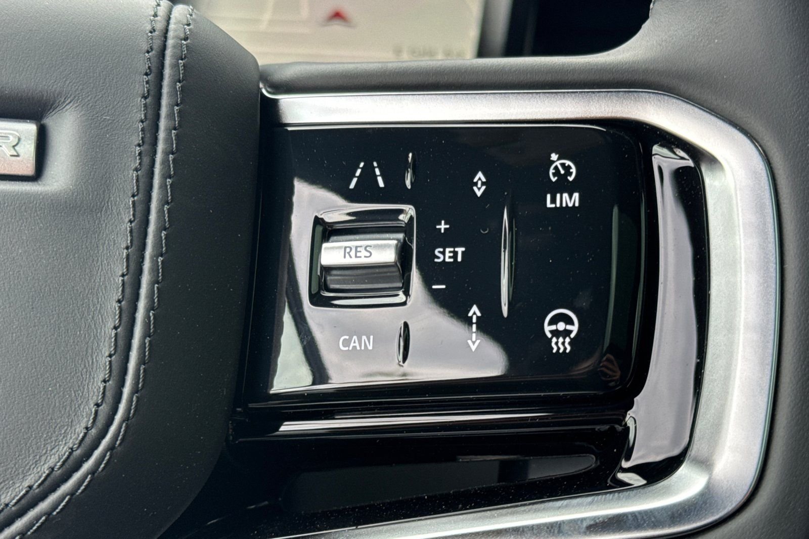 New 2026 Varesine Blue Land Rover SE image 29