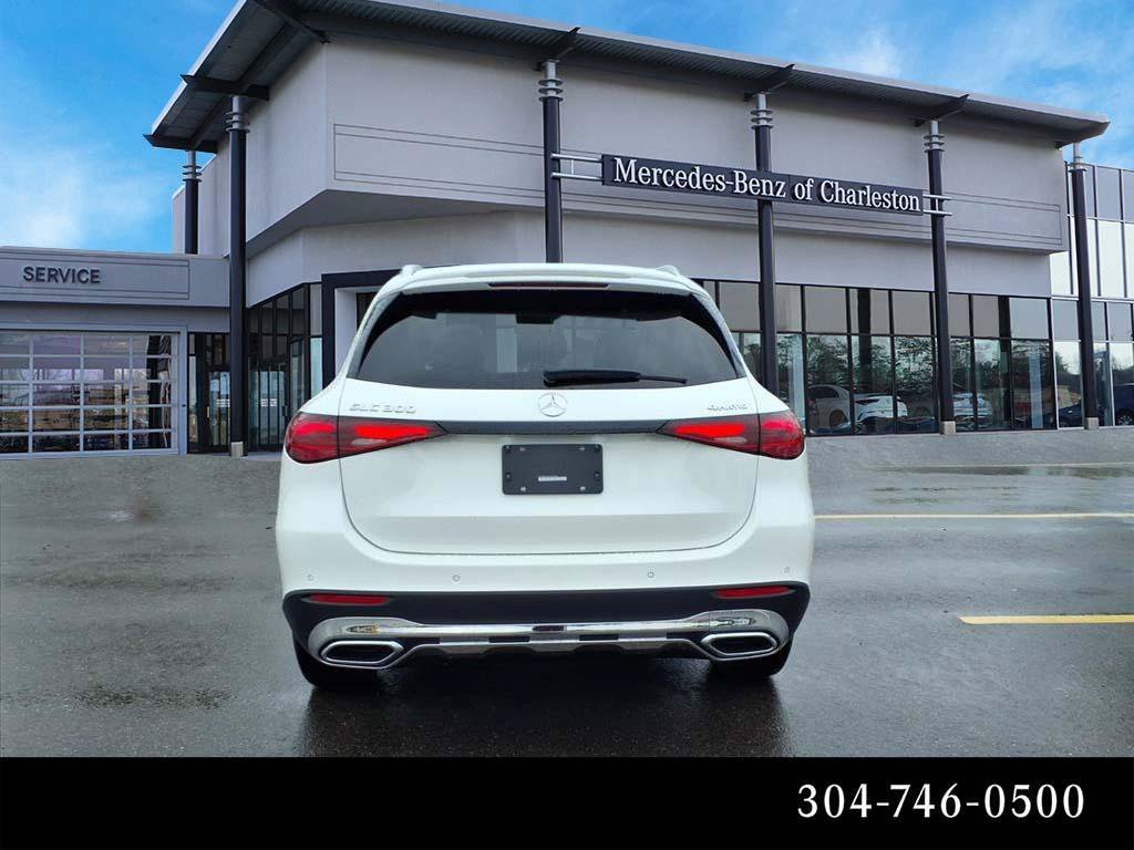 New 2026 Polar White Mercedes-Benz GLC 300 image 4