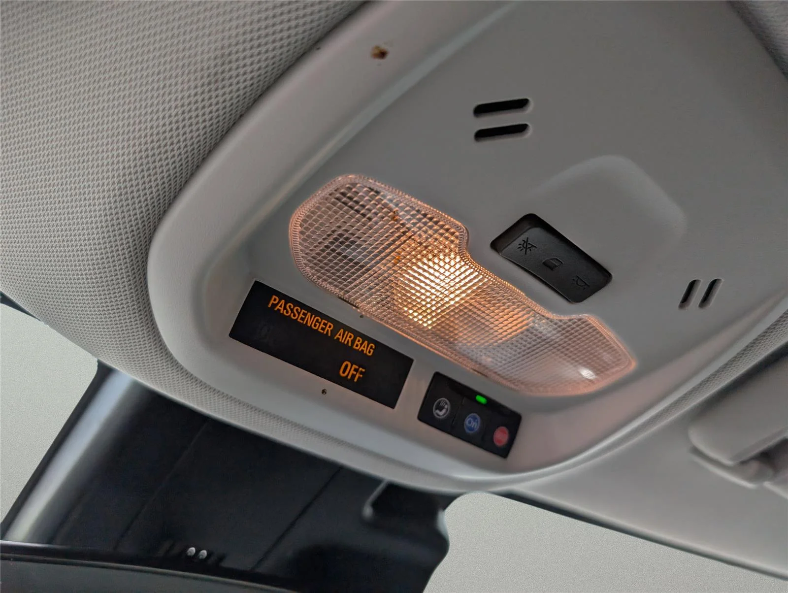 Used 2025 Summit White Chevrolet LT image 24