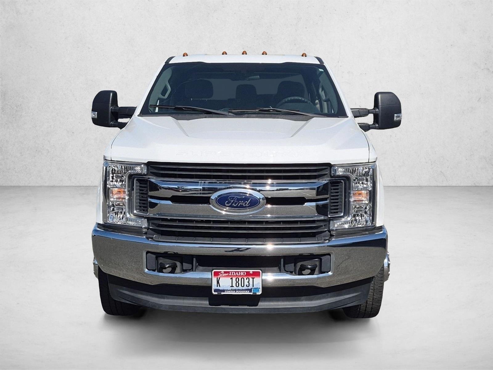 Used 2017 Oxford White Ford XL image 2