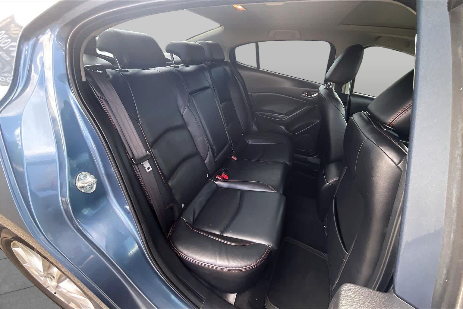 Used 2016 Blue Reflex Mica Mazda i Grand Touring image 18