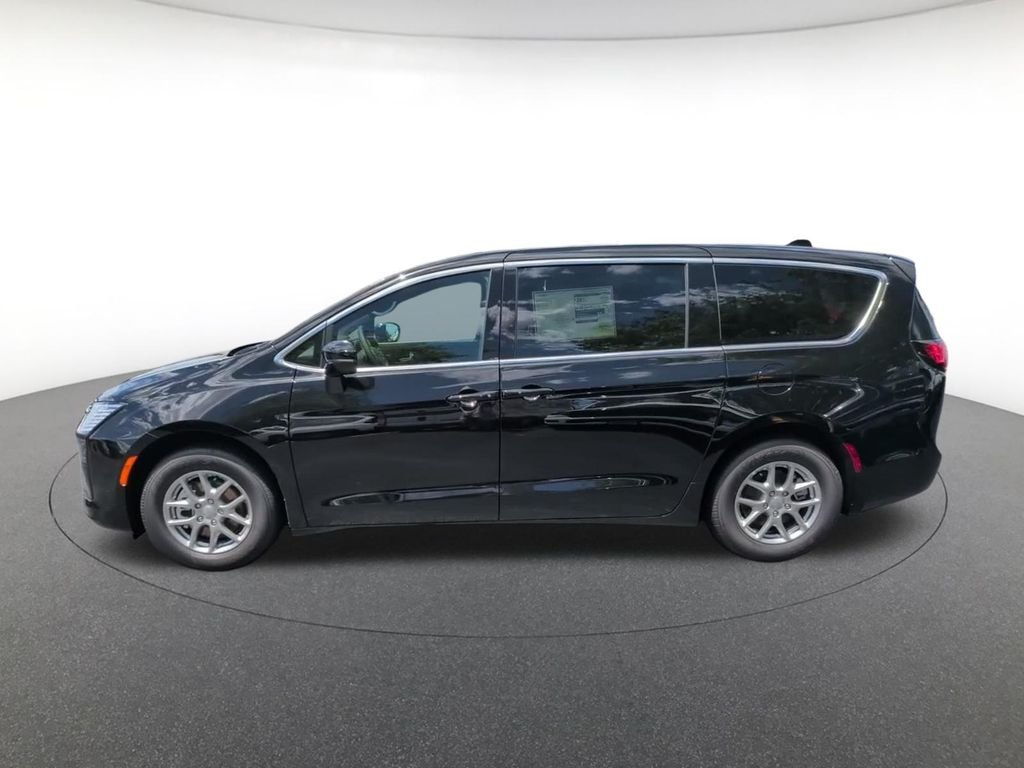 New 2027 Diamond Black Crystal Pearl-Coat Exterior Paint Chrysler Select image 11