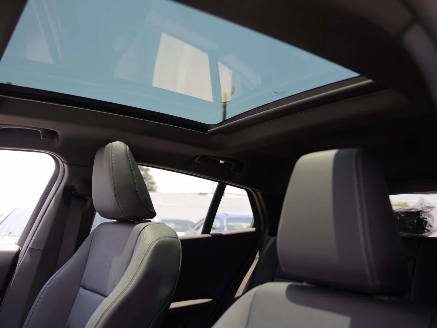 New 2026 Alpine White BMW xDrive28i image 16