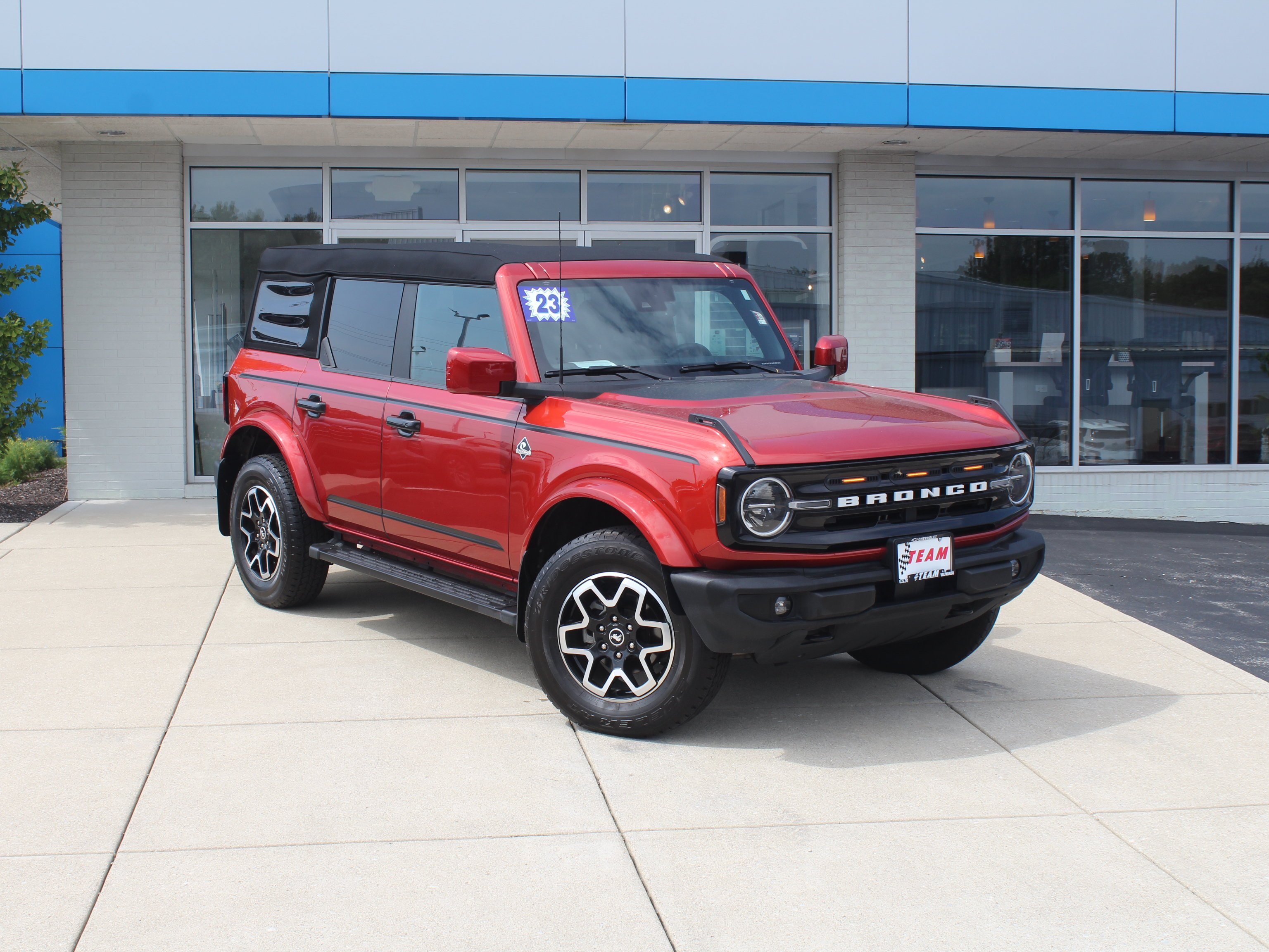 2023 Ford Bronco 4-Door Outer Banks - Photo 4