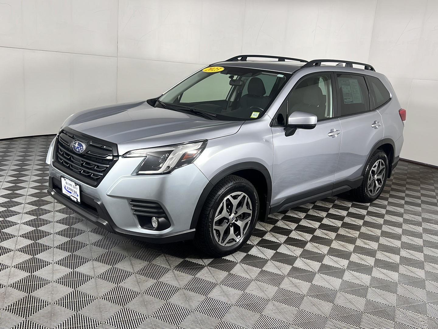 Used 2023 Ice Silver Metallic Subaru Premium image 11