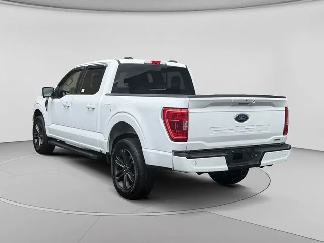 Used 2022 Oxford White Ford XLT image 3