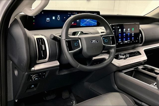 Used 2025 Oxford White Ford Active image 17