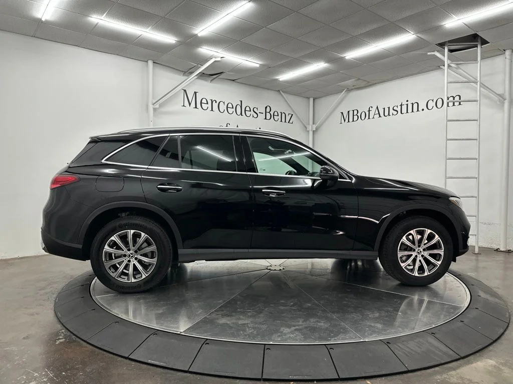 New 2026 Black Mercedes-Benz GLC 300 image 8