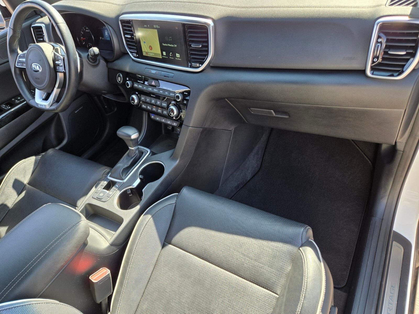 Used 2022 White Kia SX image 17
